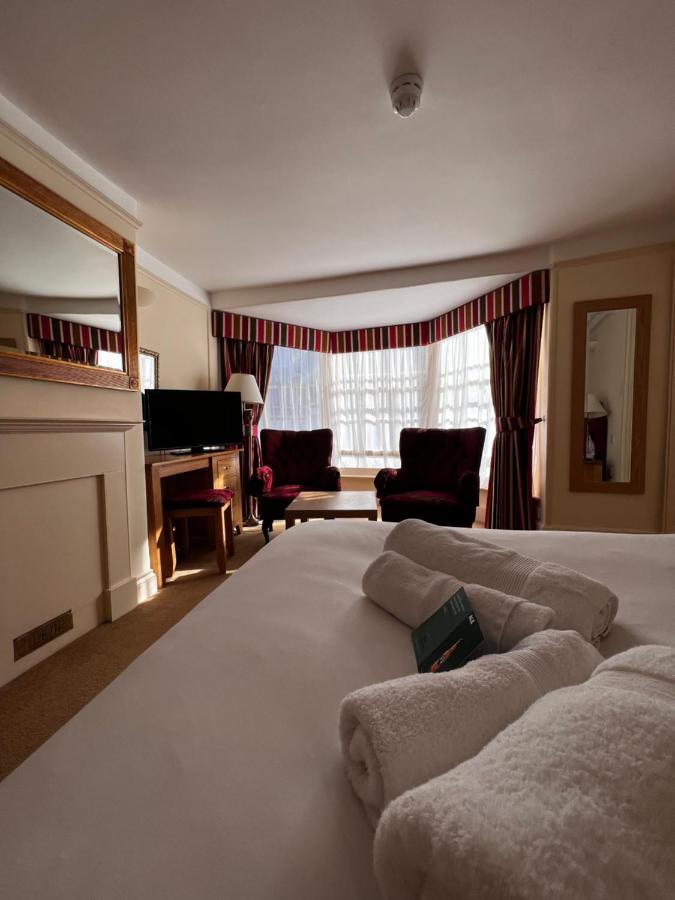 The Royal Lion Hotel Λάιμ Ρέγκις Εξωτερικό φωτογραφία