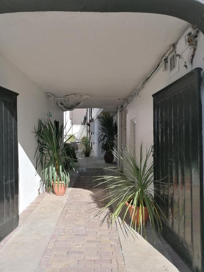 The Royal Lion Hotel Λάιμ Ρέγκις Εξωτερικό φωτογραφία