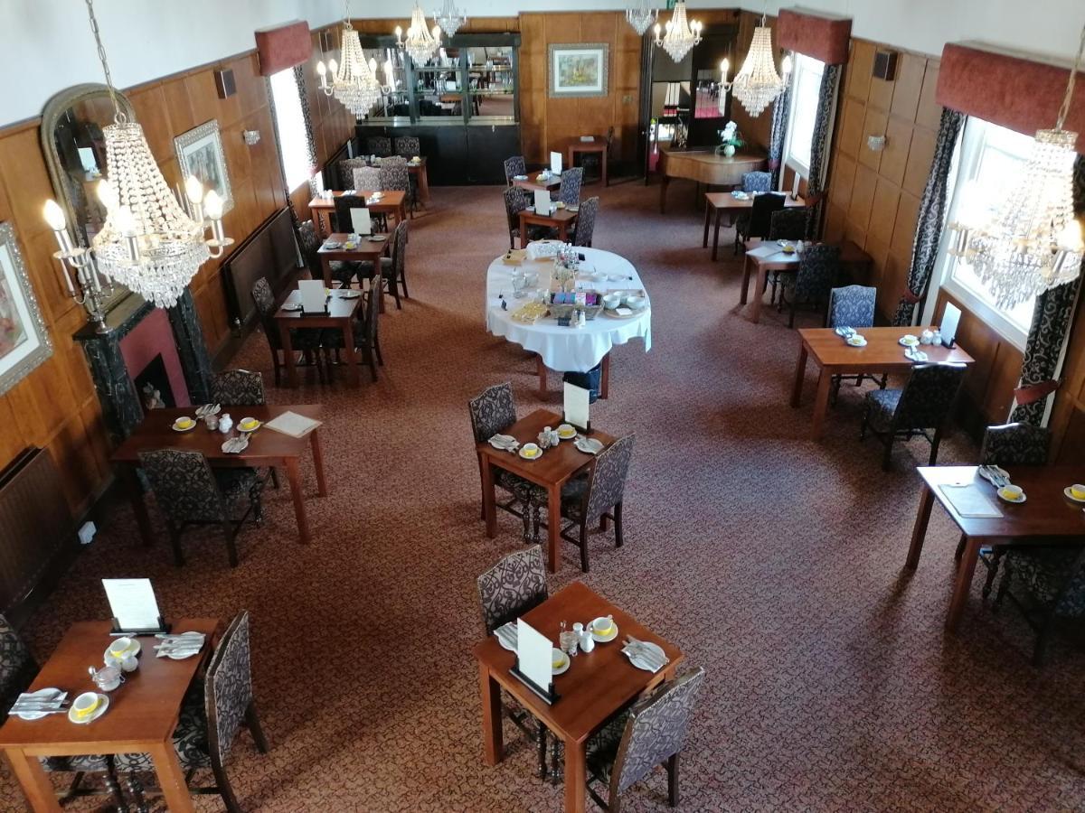 The Royal Lion Hotel Λάιμ Ρέγκις Εξωτερικό φωτογραφία