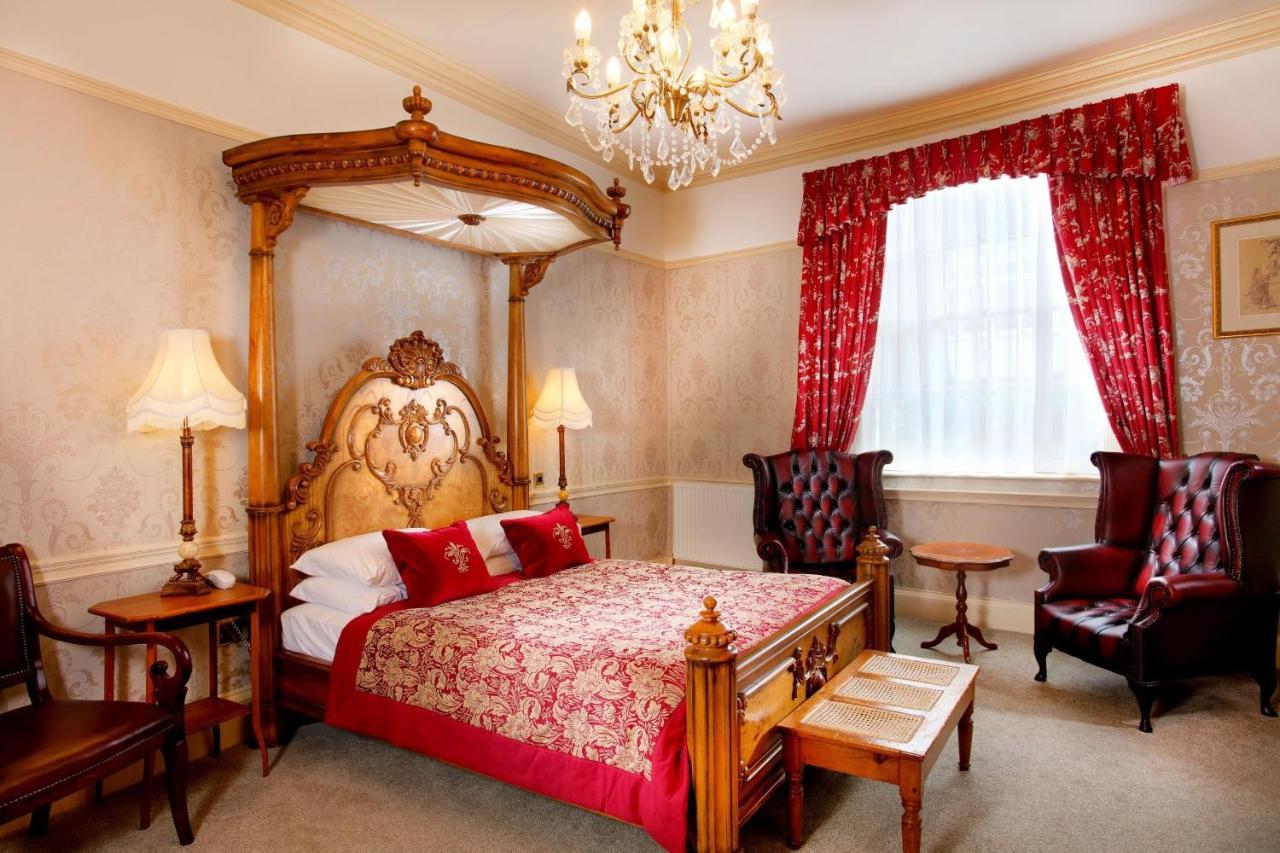 The Royal Lion Hotel Λάιμ Ρέγκις Εξωτερικό φωτογραφία