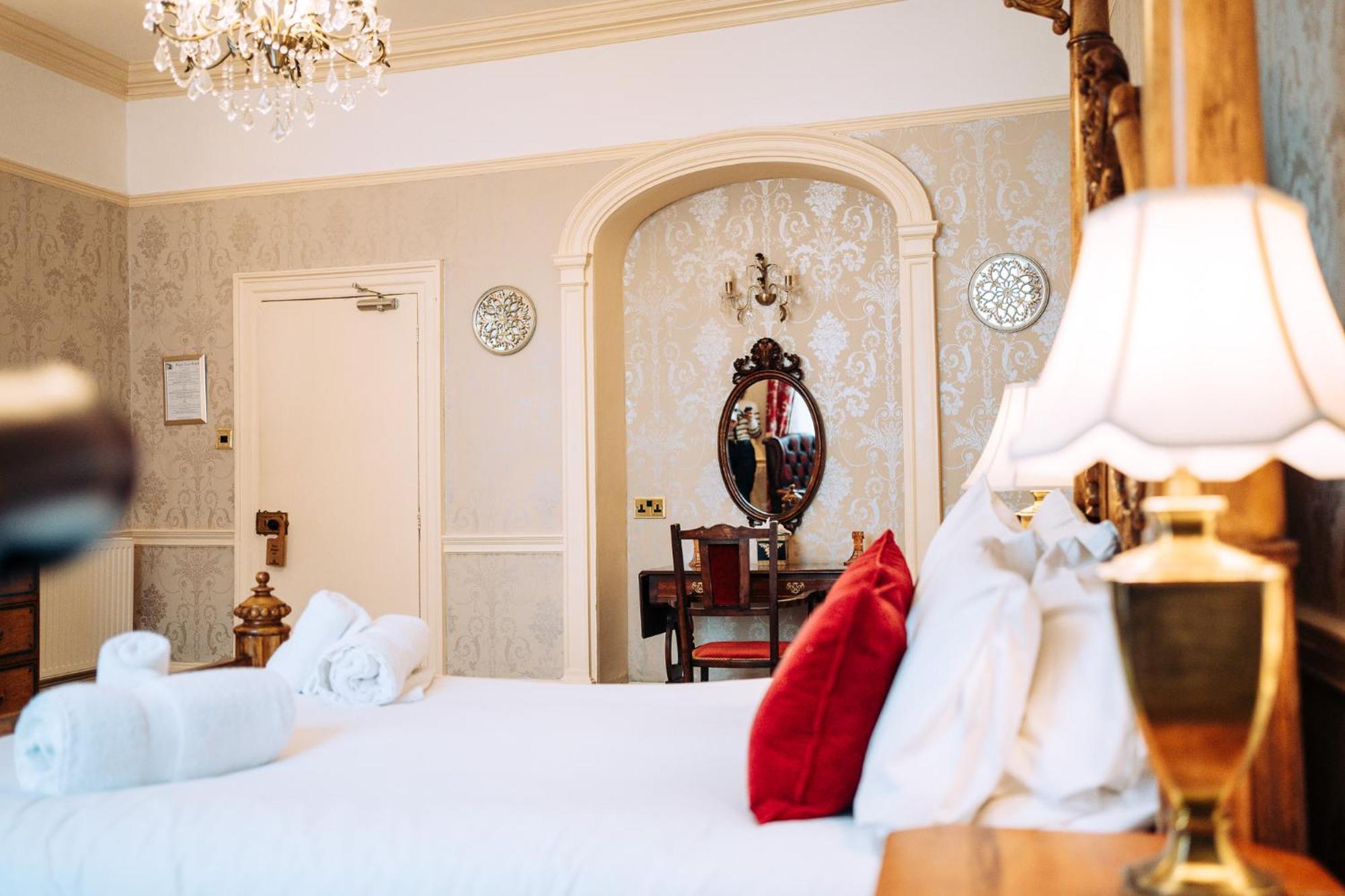 The Royal Lion Hotel Λάιμ Ρέγκις Δωμάτιο φωτογραφία