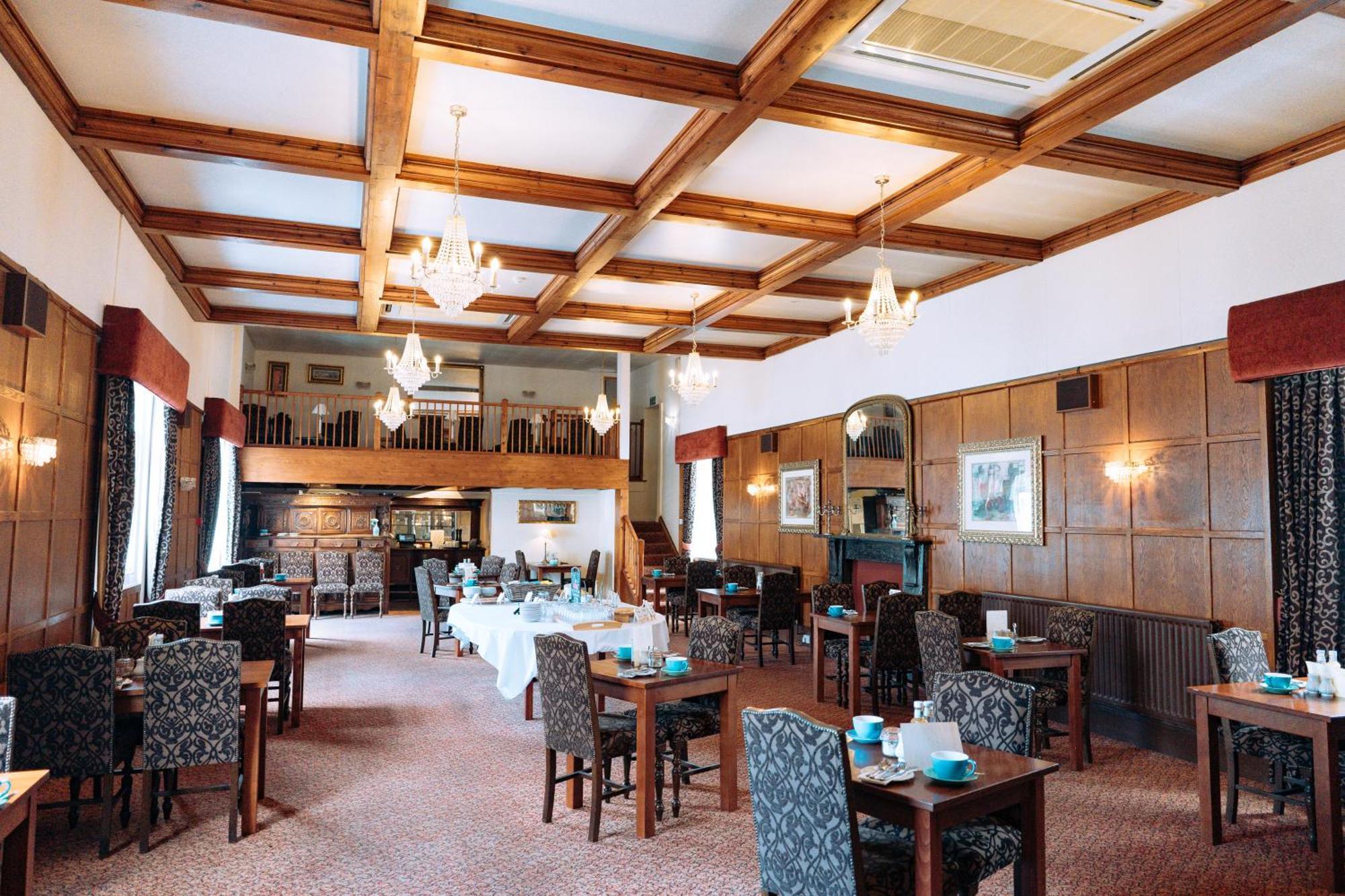 The Royal Lion Hotel Λάιμ Ρέγκις Εξωτερικό φωτογραφία
